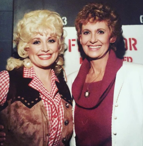 YOUNG Dolly Parton and Tammy Wynette